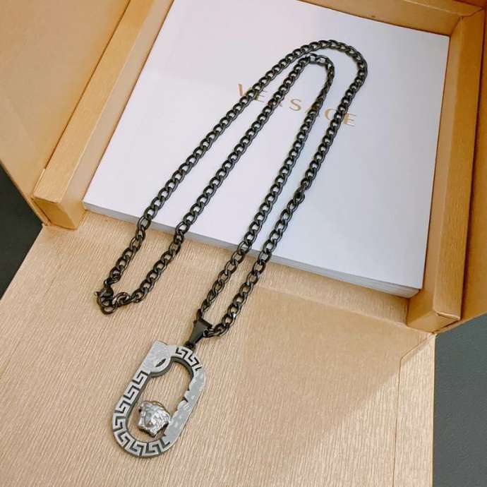 Picture of Versace Necklace _SKUVersacenecklace08cly12517063